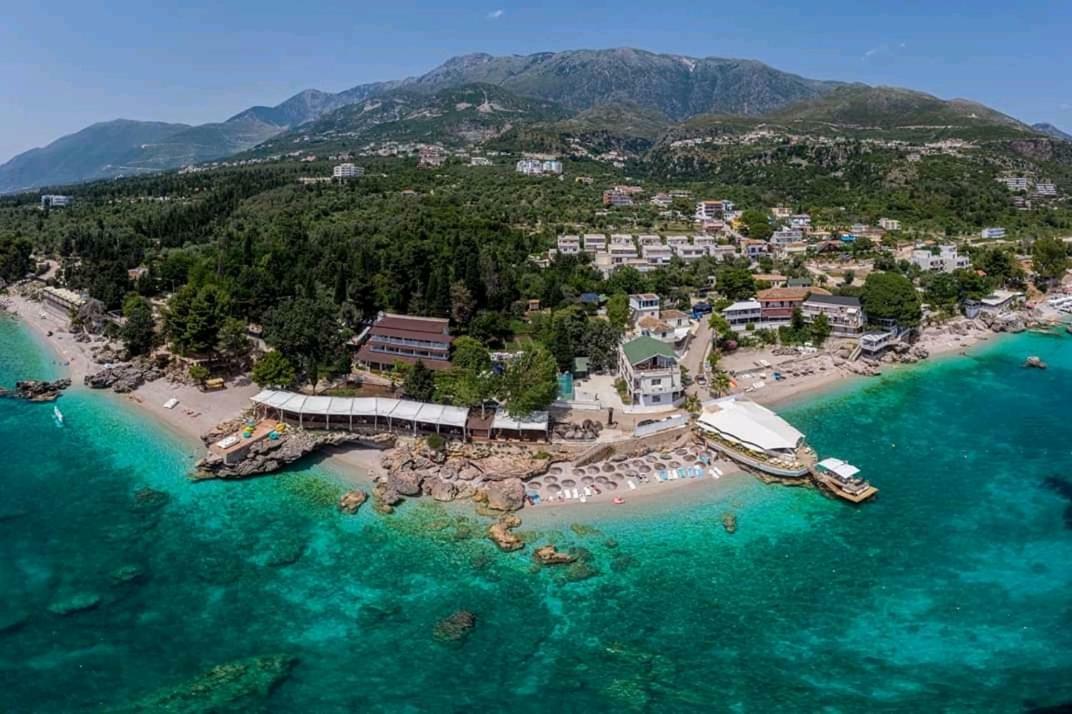 Guesthouse Riviera "Xh&M" Dhërmi Exterior foto